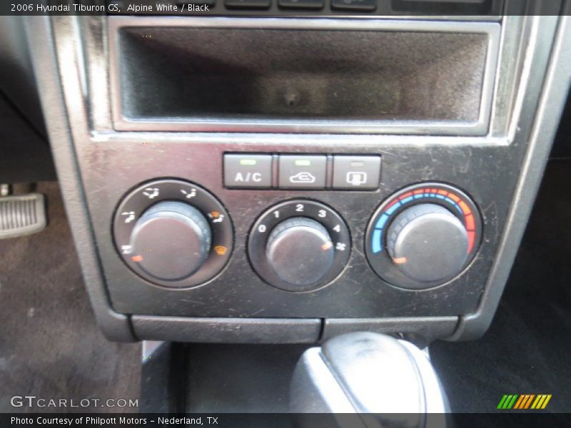 Controls of 2006 Tiburon GS