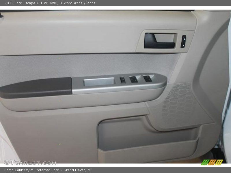 Oxford White / Stone 2012 Ford Escape XLT V6 4WD