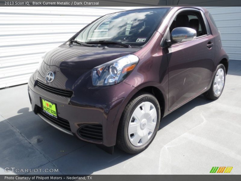 Front 3/4 View of 2013 iQ 