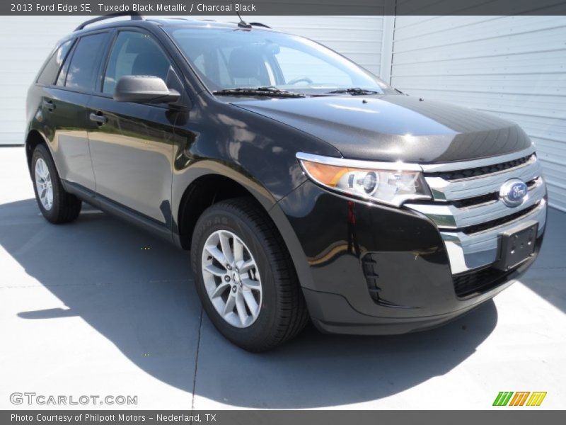 Tuxedo Black Metallic / Charcoal Black 2013 Ford Edge SE