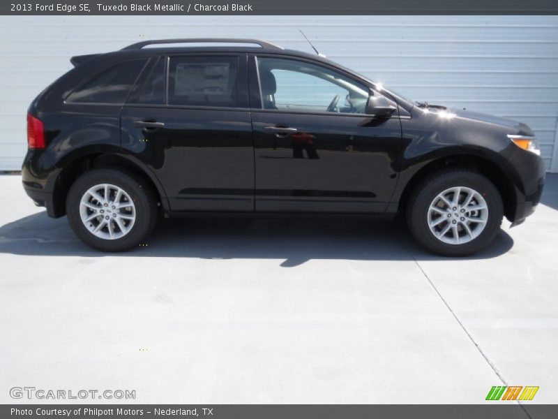 Tuxedo Black Metallic / Charcoal Black 2013 Ford Edge SE