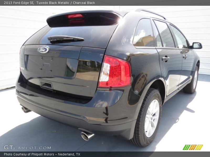 Tuxedo Black Metallic / Charcoal Black 2013 Ford Edge SE