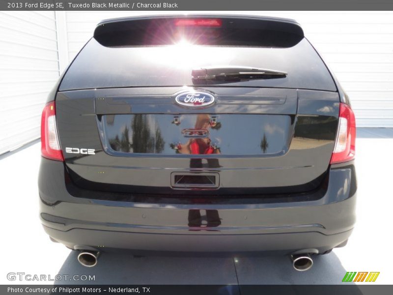 Tuxedo Black Metallic / Charcoal Black 2013 Ford Edge SE