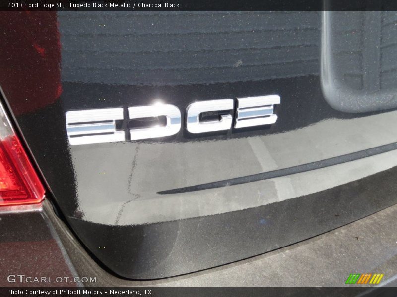 Tuxedo Black Metallic / Charcoal Black 2013 Ford Edge SE