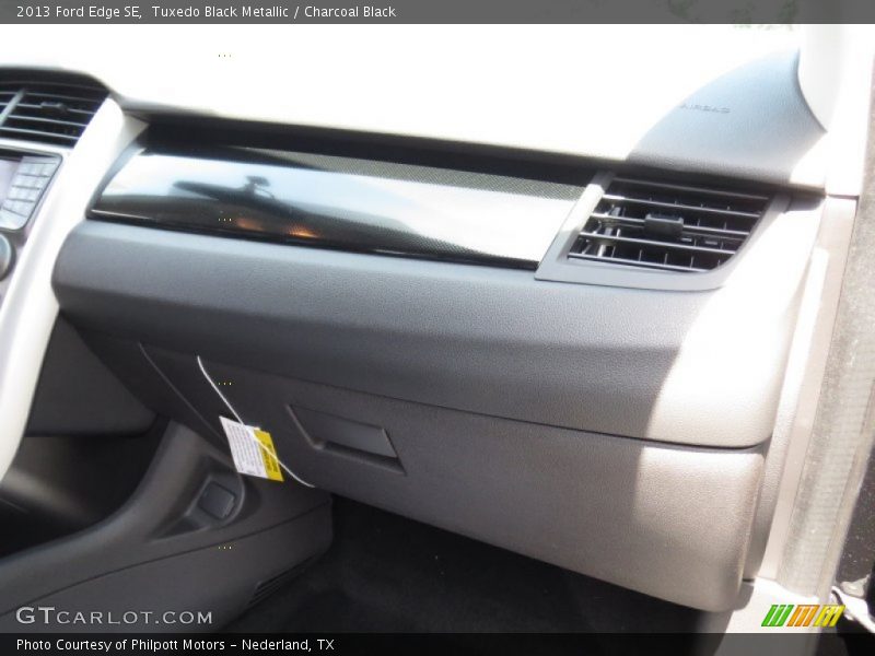 Tuxedo Black Metallic / Charcoal Black 2013 Ford Edge SE