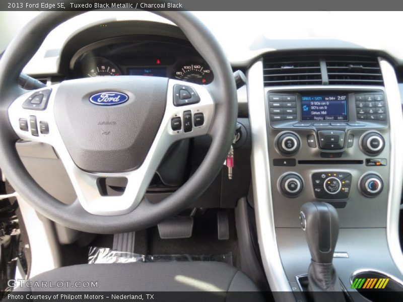Tuxedo Black Metallic / Charcoal Black 2013 Ford Edge SE