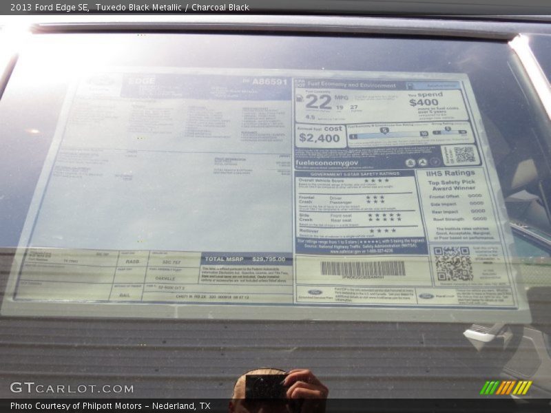 Tuxedo Black Metallic / Charcoal Black 2013 Ford Edge SE