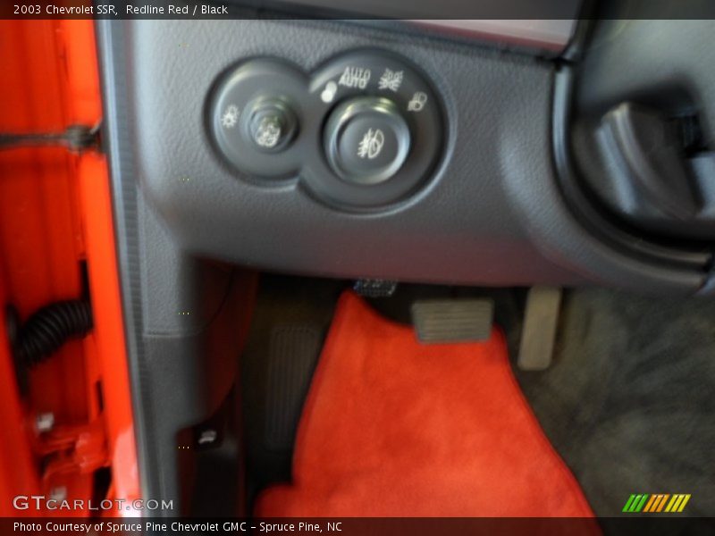 Redline Red / Black 2003 Chevrolet SSR