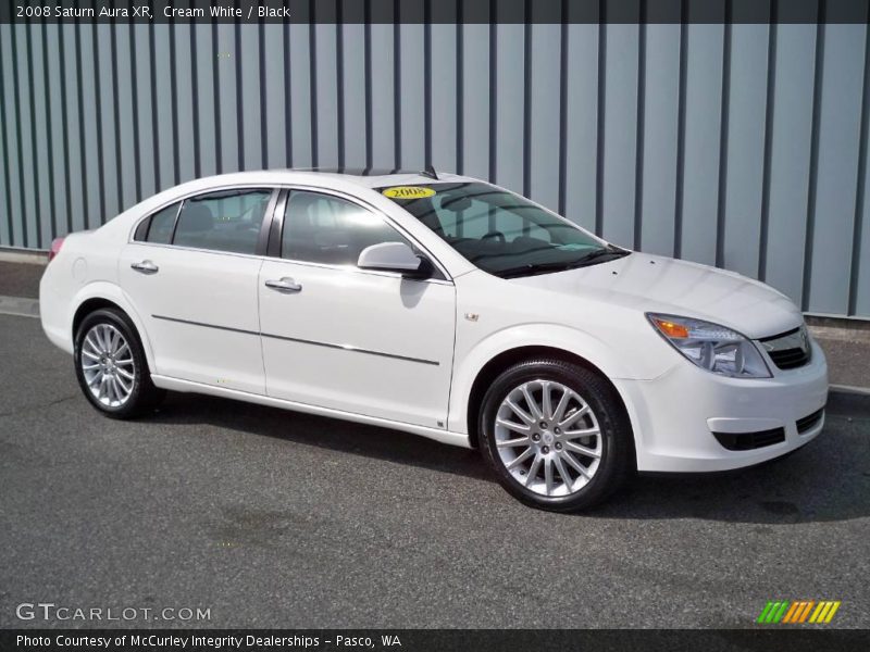 Cream White / Black 2008 Saturn Aura XR