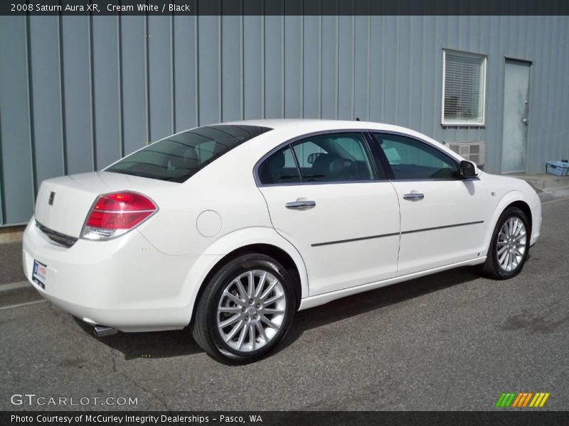 Cream White / Black 2008 Saturn Aura XR