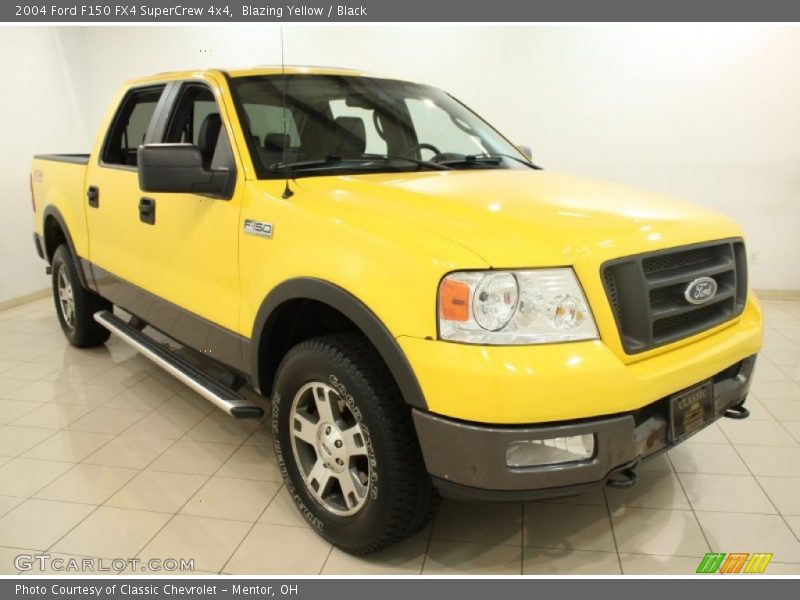 Front 3/4 View of 2004 F150 FX4 SuperCrew 4x4