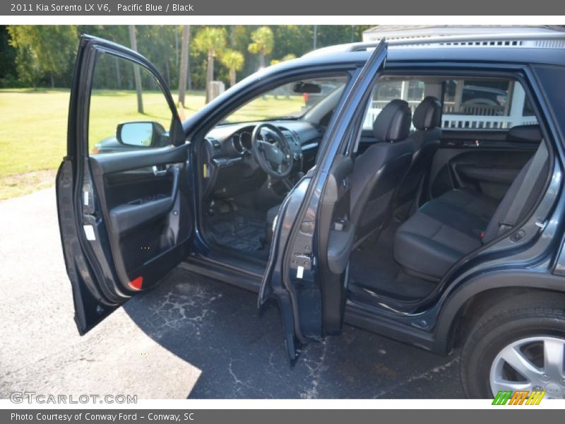 Pacific Blue / Black 2011 Kia Sorento LX V6