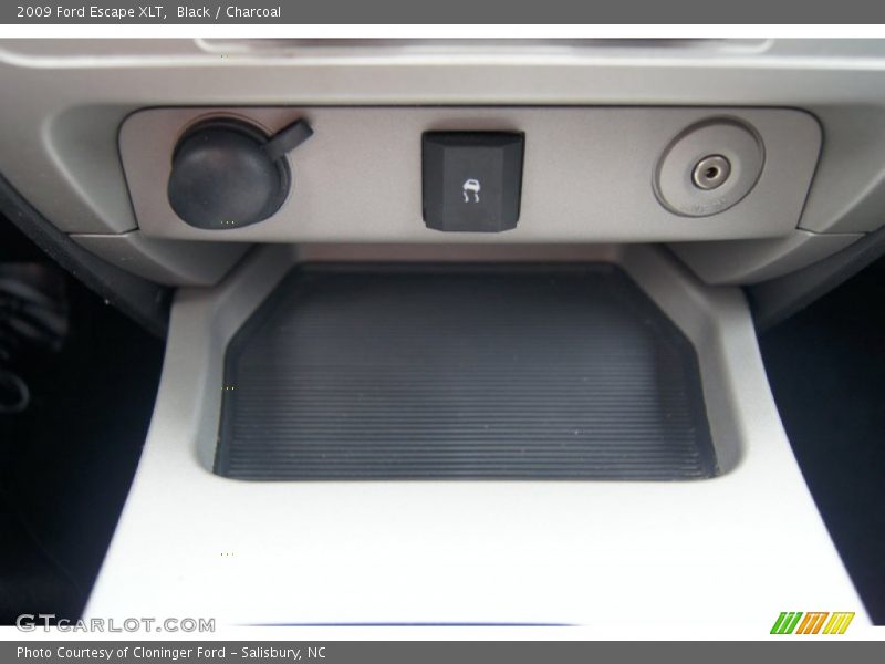 Black / Charcoal 2009 Ford Escape XLT
