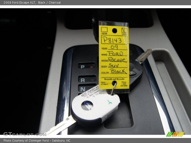 Black / Charcoal 2009 Ford Escape XLT