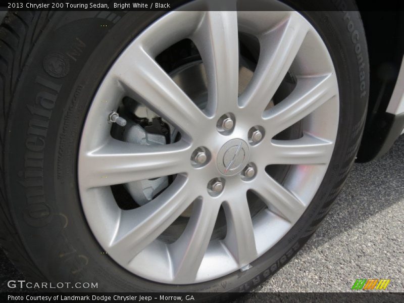 Bright White / Black 2013 Chrysler 200 Touring Sedan