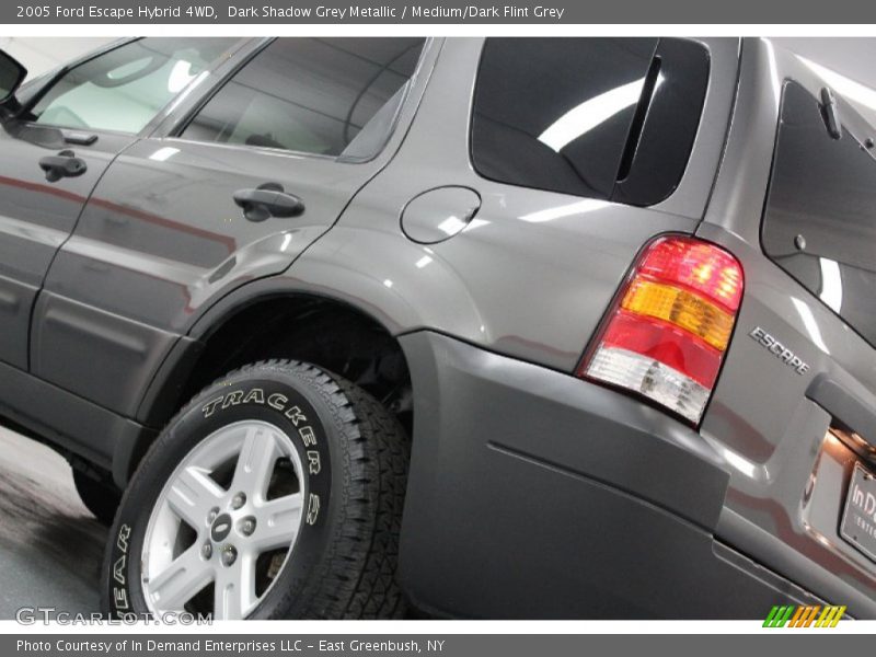Dark Shadow Grey Metallic / Medium/Dark Flint Grey 2005 Ford Escape Hybrid 4WD
