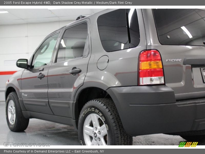 Dark Shadow Grey Metallic / Medium/Dark Flint Grey 2005 Ford Escape Hybrid 4WD