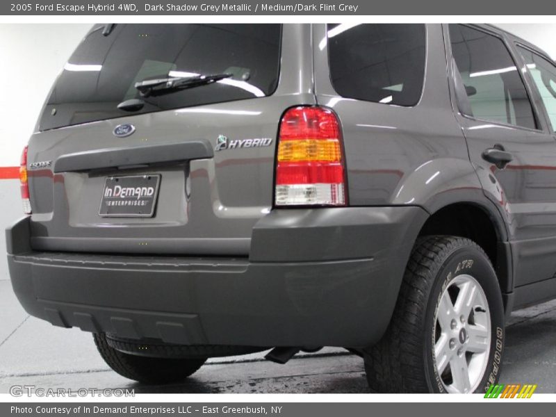 Dark Shadow Grey Metallic / Medium/Dark Flint Grey 2005 Ford Escape Hybrid 4WD
