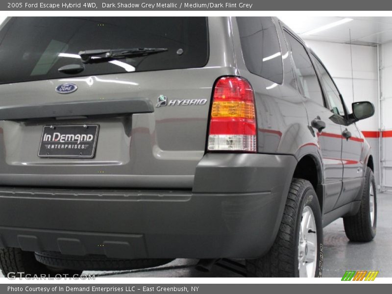 Dark Shadow Grey Metallic / Medium/Dark Flint Grey 2005 Ford Escape Hybrid 4WD
