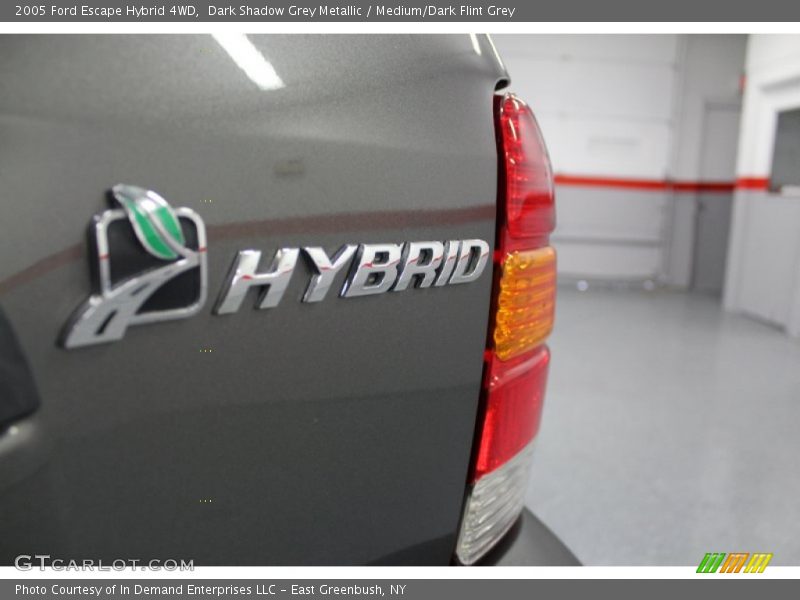 Dark Shadow Grey Metallic / Medium/Dark Flint Grey 2005 Ford Escape Hybrid 4WD