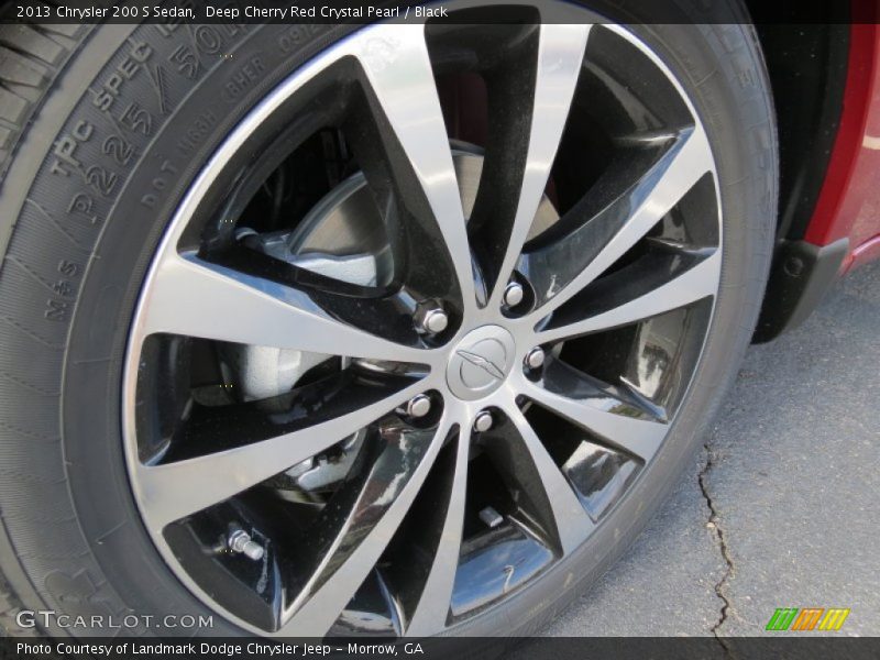  2013 200 S Sedan Wheel