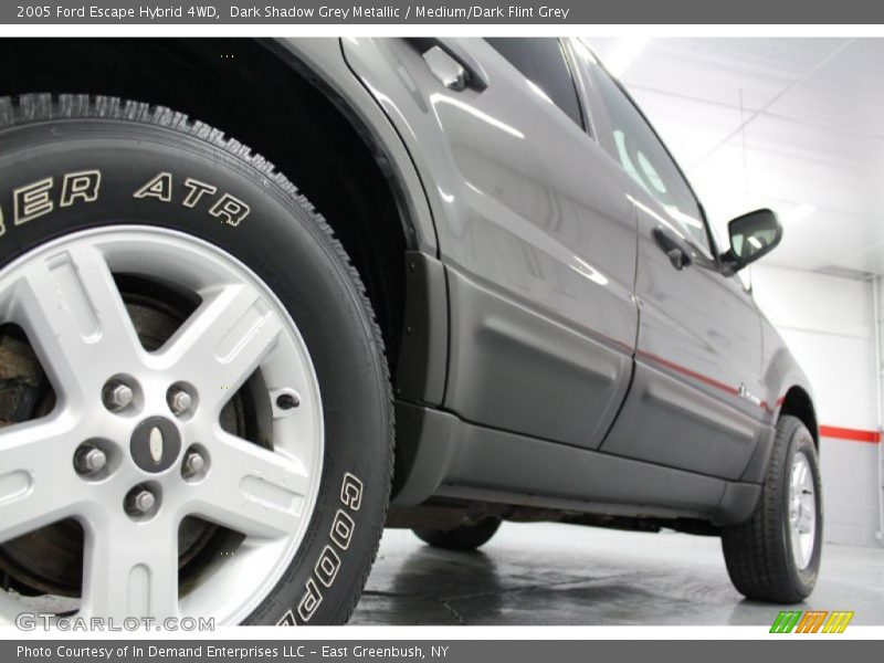 Dark Shadow Grey Metallic / Medium/Dark Flint Grey 2005 Ford Escape Hybrid 4WD