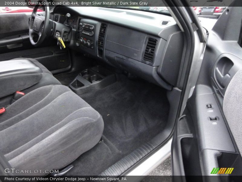 Bright Silver Metallic / Dark Slate Gray 2004 Dodge Dakota Sport Quad Cab 4x4