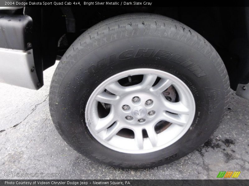 Bright Silver Metallic / Dark Slate Gray 2004 Dodge Dakota Sport Quad Cab 4x4