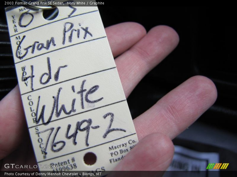 Ivory White / Graphite 2003 Pontiac Grand Prix SE Sedan