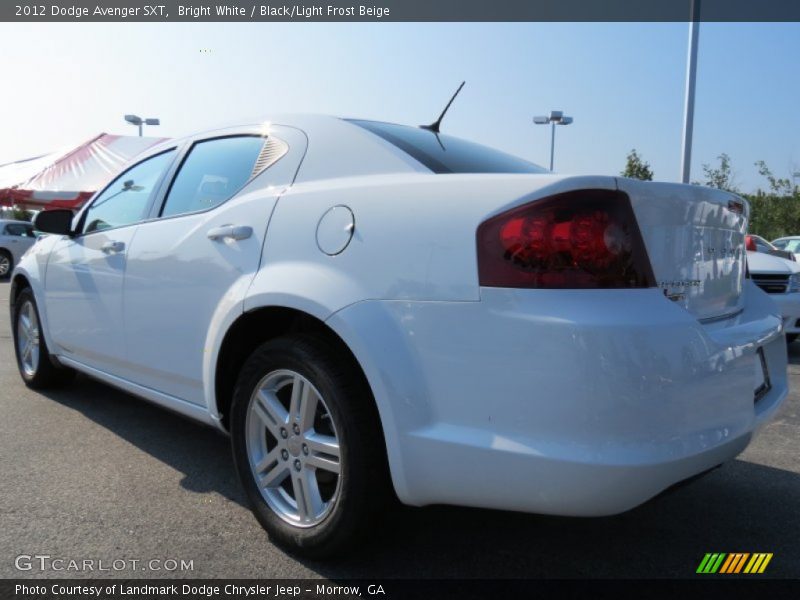 Bright White / Black/Light Frost Beige 2012 Dodge Avenger SXT