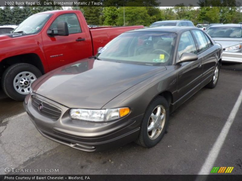 Front 3/4 View of 2002 Regal LS