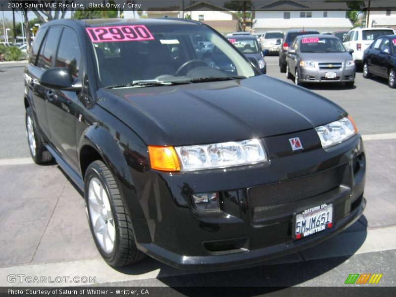 Black Onyx / Gray 2005 Saturn VUE Red Line