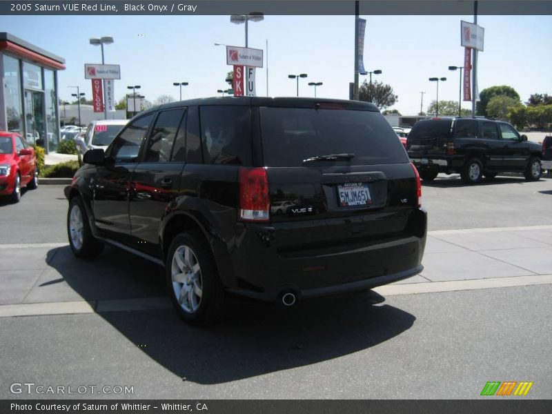Black Onyx / Gray 2005 Saturn VUE Red Line