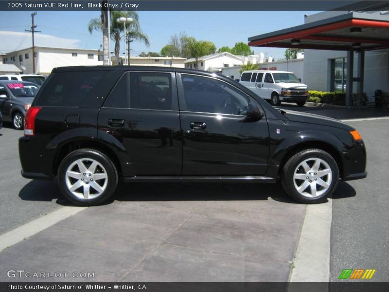 Black Onyx / Gray 2005 Saturn VUE Red Line