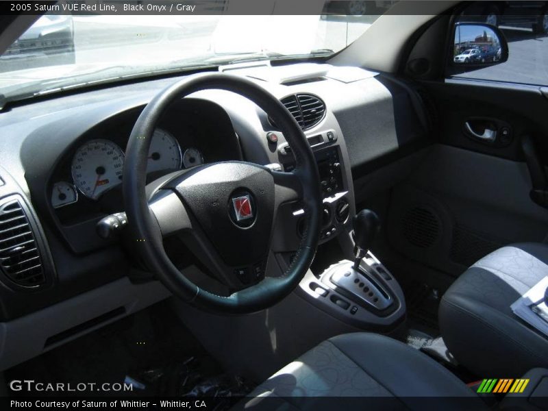 Black Onyx / Gray 2005 Saturn VUE Red Line