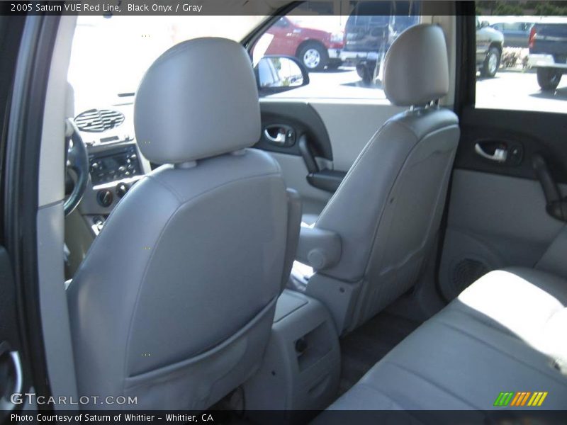 Black Onyx / Gray 2005 Saturn VUE Red Line