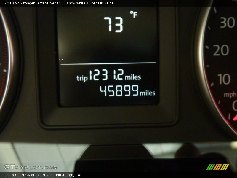 Candy White / Cornsilk Beige 2010 Volkswagen Jetta SE Sedan