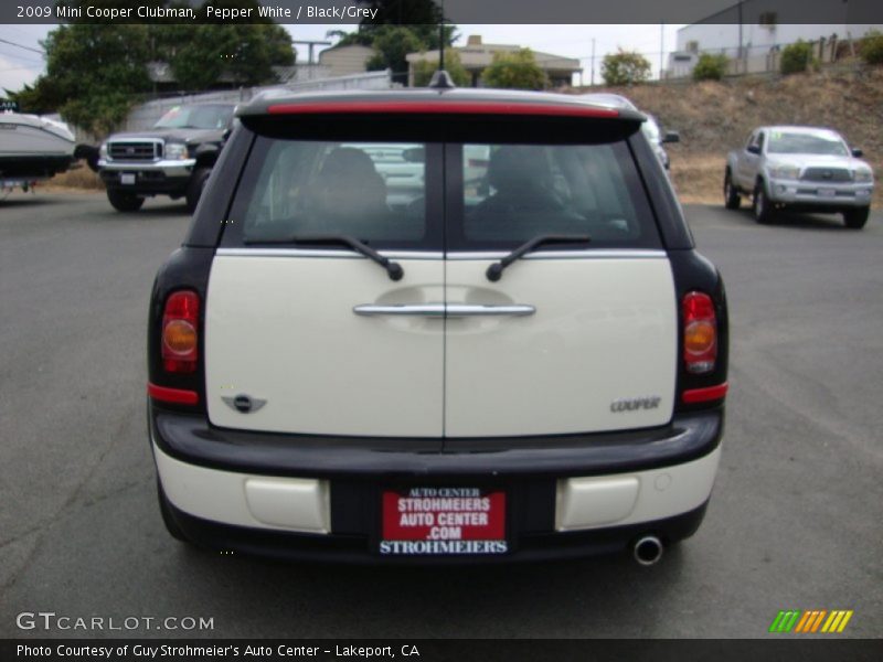 Pepper White / Black/Grey 2009 Mini Cooper Clubman