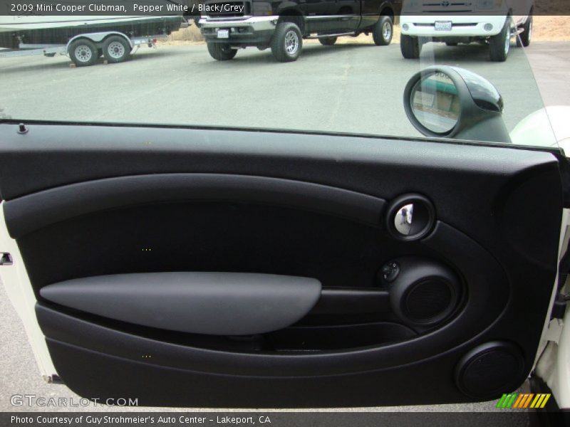 Pepper White / Black/Grey 2009 Mini Cooper Clubman