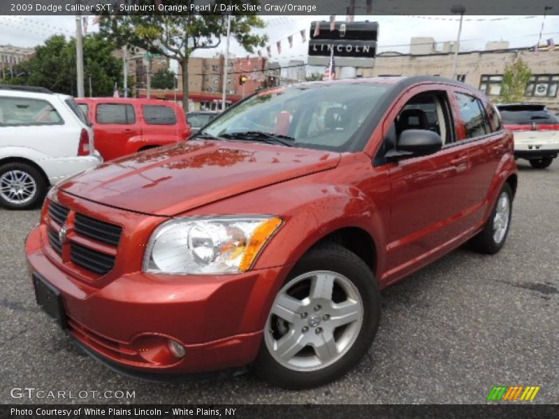 Front 3/4 View of 2009 Caliber SXT