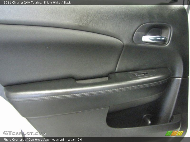 Bright White / Black 2011 Chrysler 200 Touring