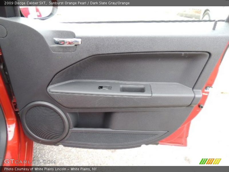 Door Panel of 2009 Caliber SXT