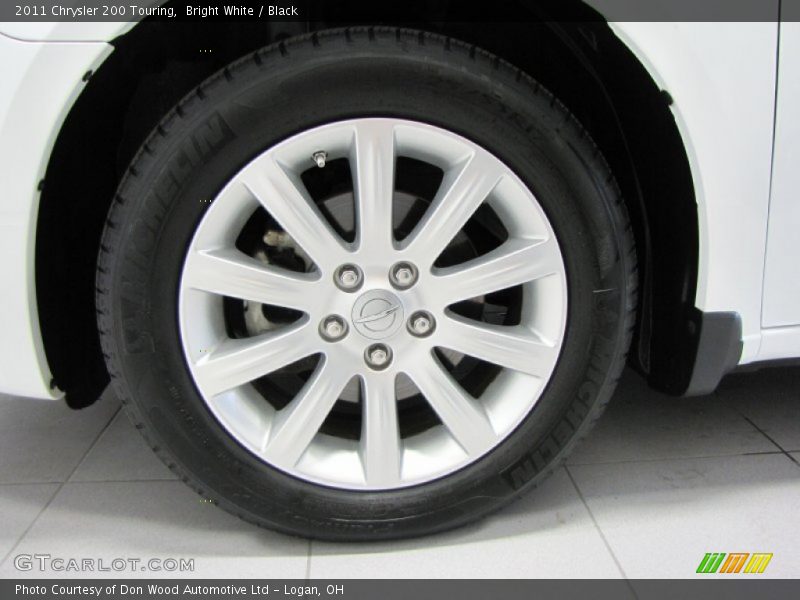 Bright White / Black 2011 Chrysler 200 Touring
