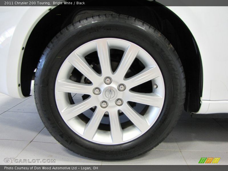 Bright White / Black 2011 Chrysler 200 Touring