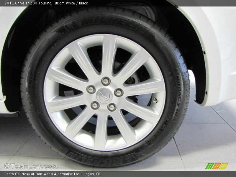 Bright White / Black 2011 Chrysler 200 Touring