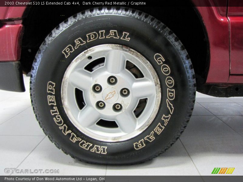 Dark Cherry Red Metallic / Graphite 2003 Chevrolet S10 LS Extended Cab 4x4