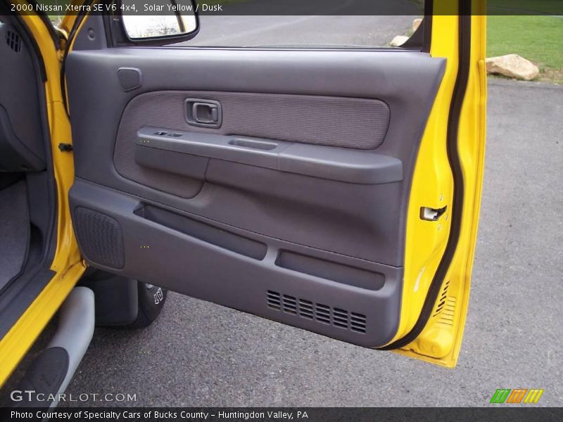Solar Yellow / Dusk 2000 Nissan Xterra SE V6 4x4
