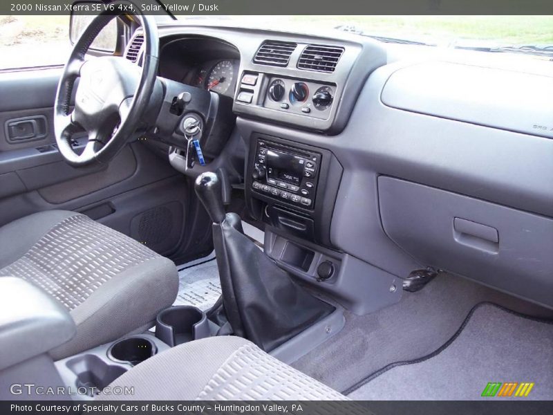 Solar Yellow / Dusk 2000 Nissan Xterra SE V6 4x4