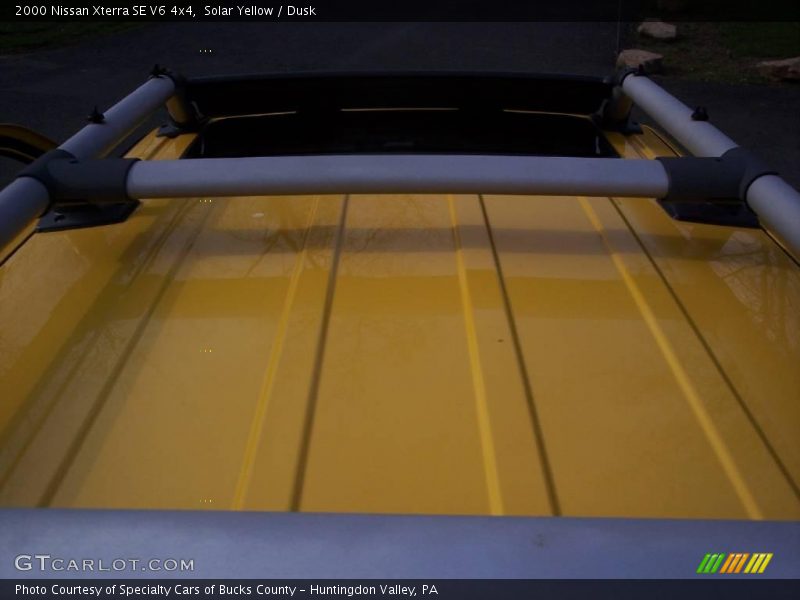 Solar Yellow / Dusk 2000 Nissan Xterra SE V6 4x4