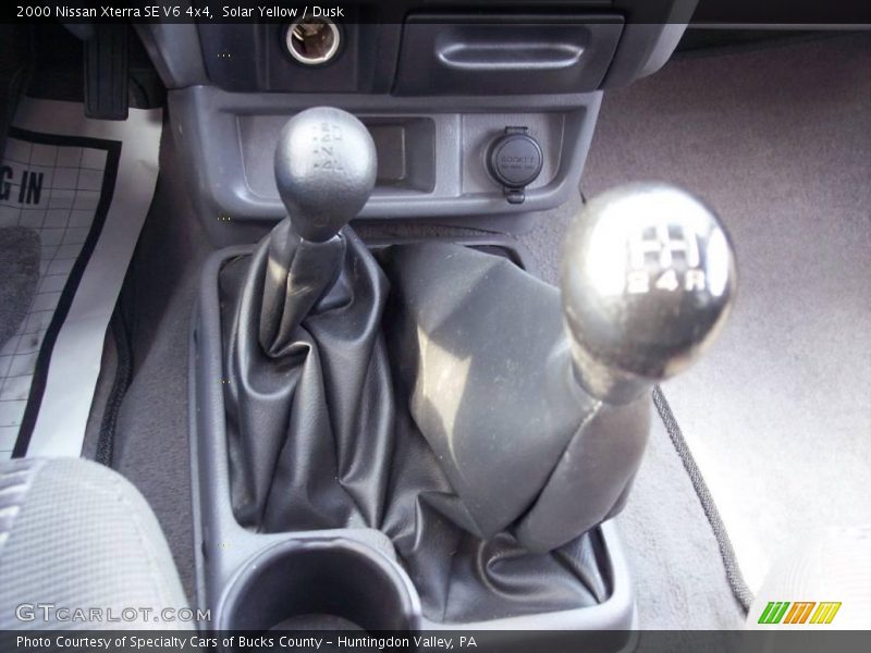Solar Yellow / Dusk 2000 Nissan Xterra SE V6 4x4